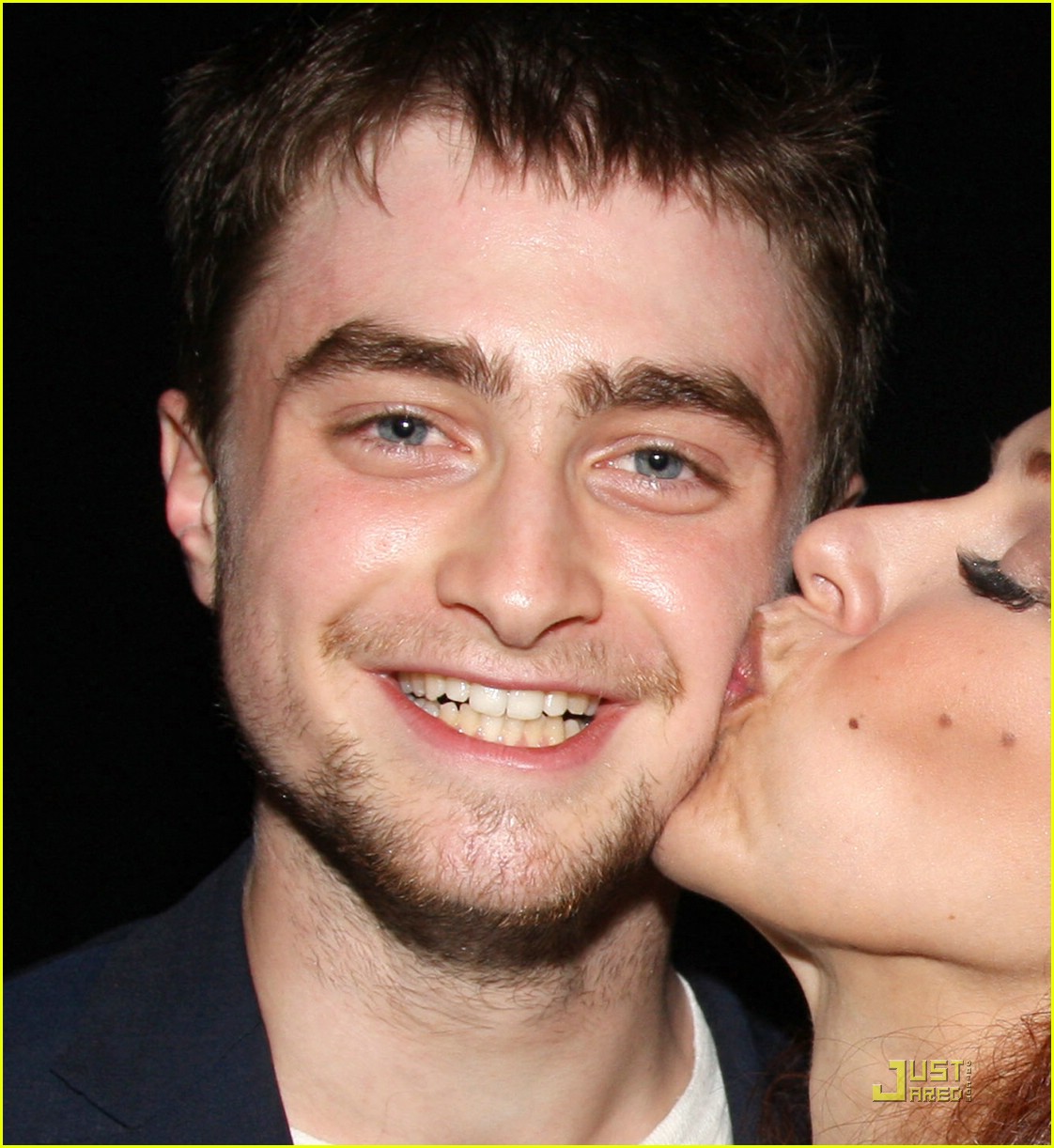 Daniel Radcliffe Kissing His Girlfriend