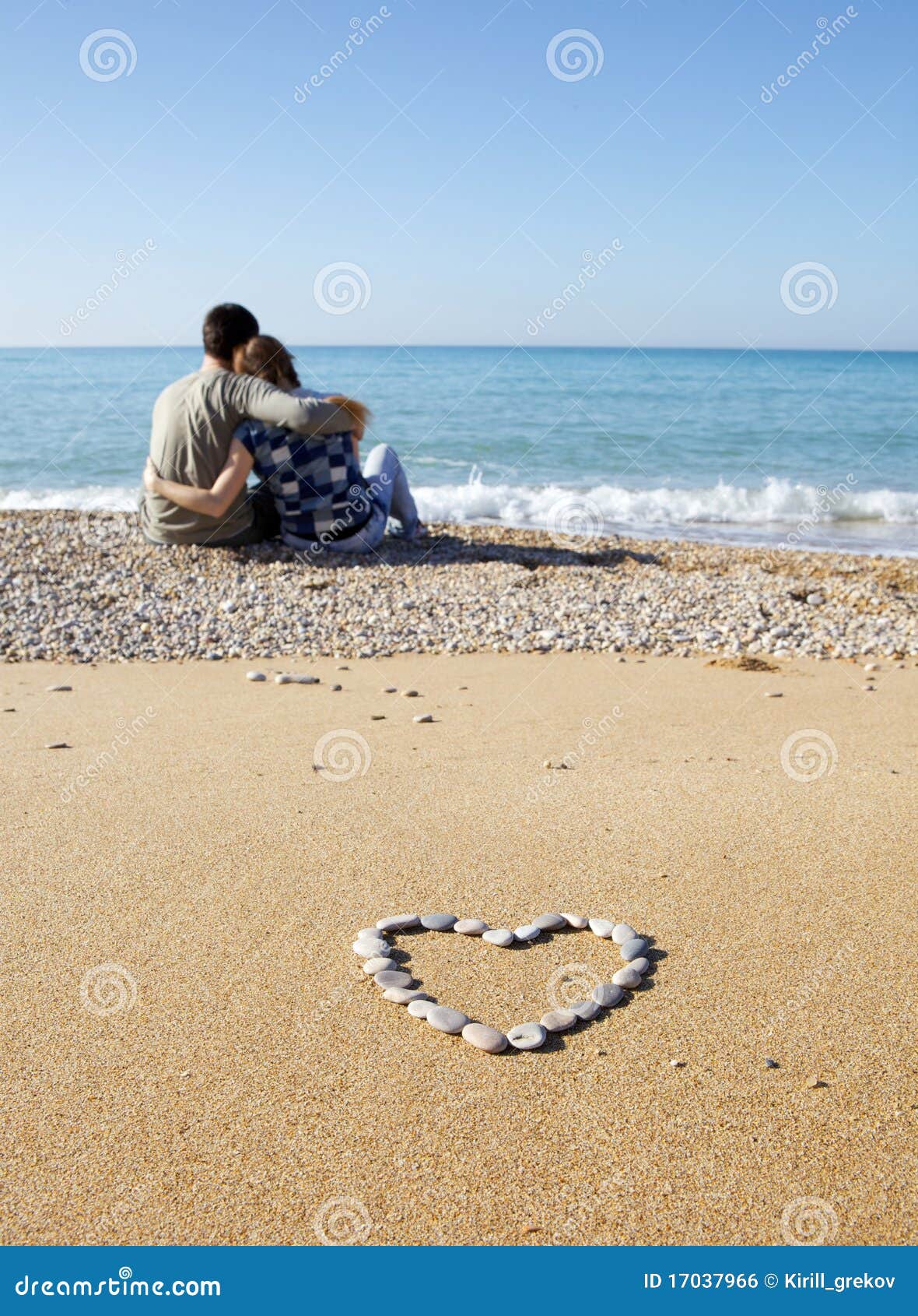 Pictures Of Lovers On The Beach